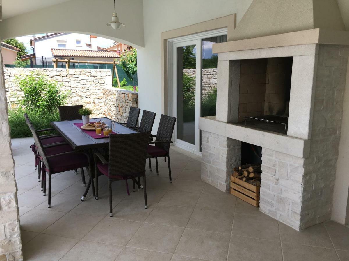 Villa Blanca With A Heated Private Pool Ruzici  외부 사진