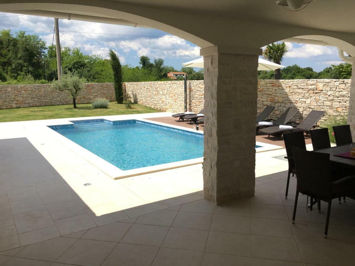 Villa Blanca With A Heated Private Pool Ruzici  외부 사진