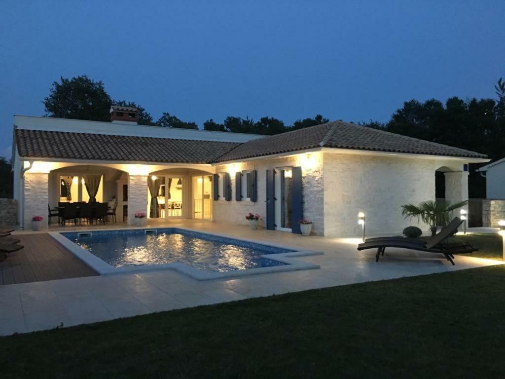 Villa Blanca With A Heated Private Pool Ruzici  외부 사진